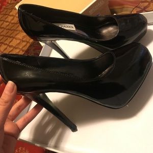 Steve Madden russhh black patent leather pumps